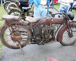 Rhinebeck 2010 100_0649 Unbelievably original Indian PowerPlus.