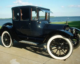 1915 Cadillac Type 51 Landaulet DSC00197 Right side. This well restored model 51 Cadillac type 51 landaulet represents an important example of the past and future of the automobile. Combining the...