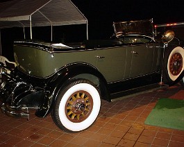 1930 LaSalle 5 Passenger Sport Phaeton DSC00910 Right side displaying bumpers, fenders, running board light, etc.