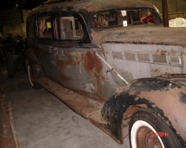 1937 Packard Henney Hearse DSC04778